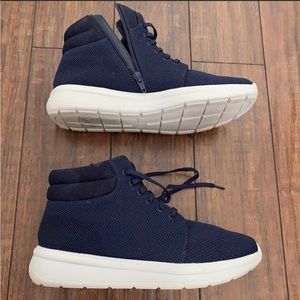 Clarks Women’s Navy Blue High Sneakers size 9